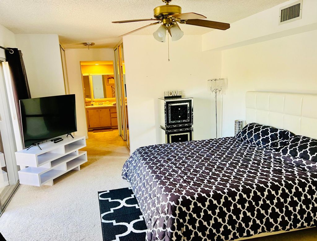 Photo of 626 6th Ter, Palm Beach Gardens, FL 33418 (MLS # R10989915)