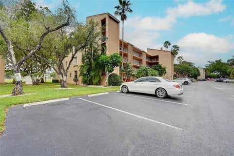 Tiny photo for 7320 Lake Circle Drive #101, Margate, FL 33063 (MLS # F10514198)
