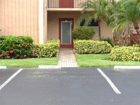 Tiny photo for 7320 Lake Circle Drive #101, Margate, FL 33063 (MLS # F10514198)