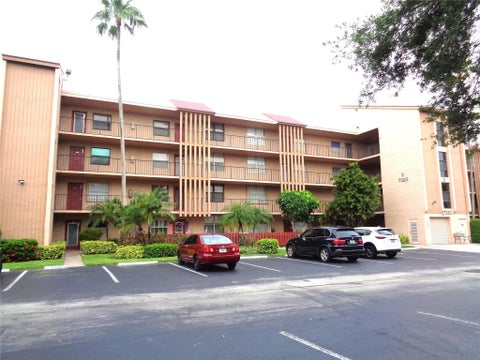 Tiny photo for 7320 Lake Circle Drive #101, Margate, FL 33063 (MLS # F10514198)