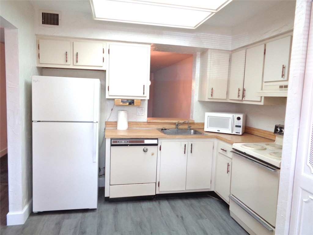 Palm Lakes - Residential