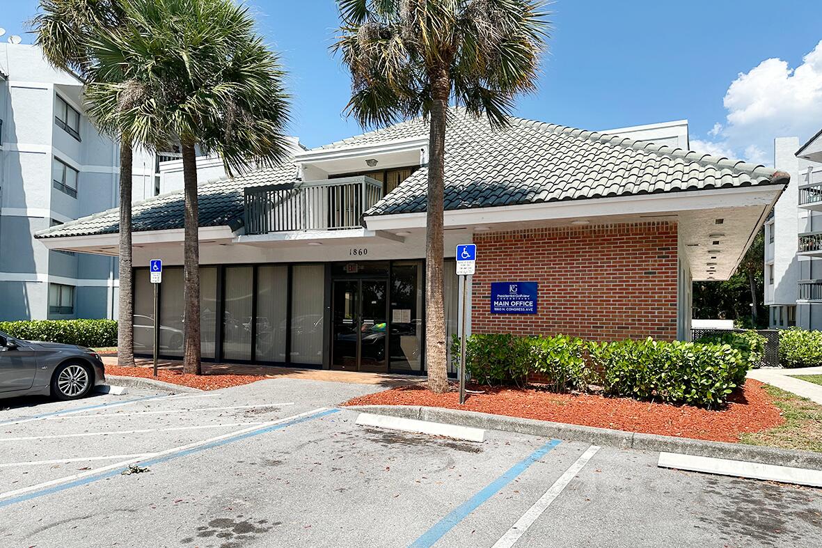 PRESIDENTIAL GOLFVIEW CONDO - Residential