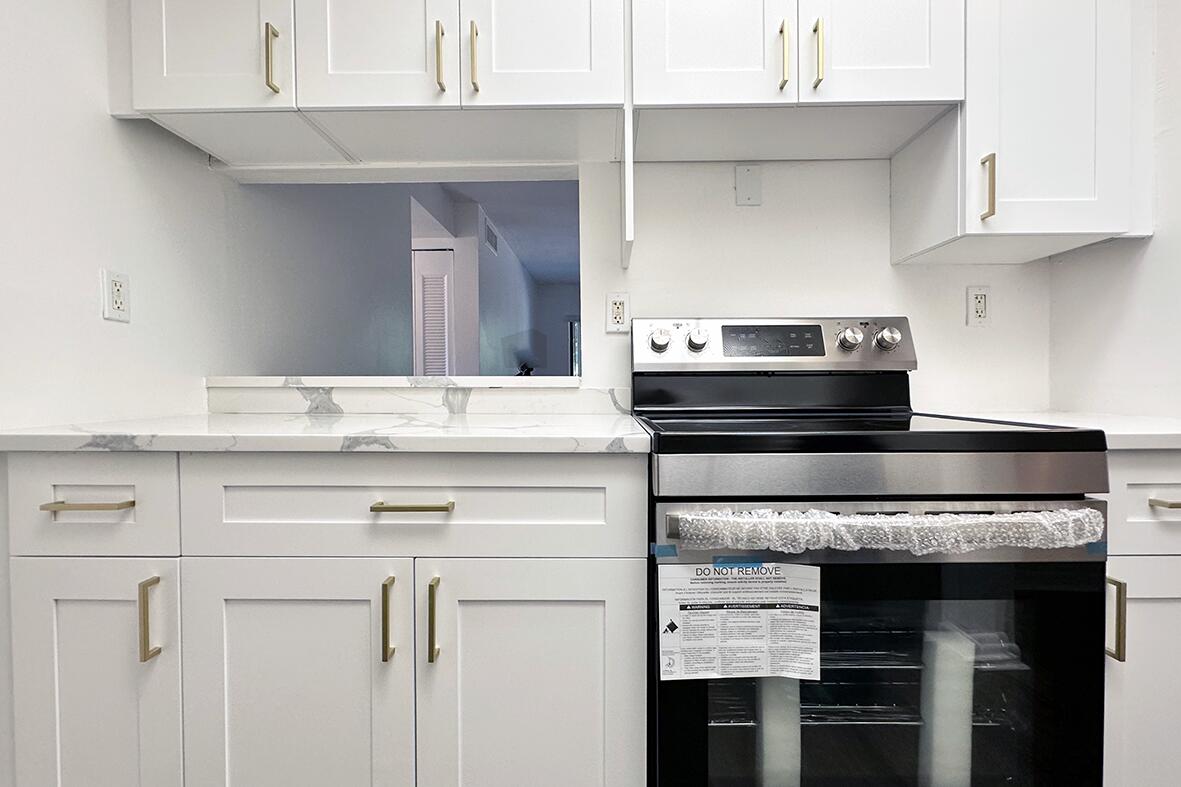 PRESIDENTIAL GOLFVIEW CONDO - Residential