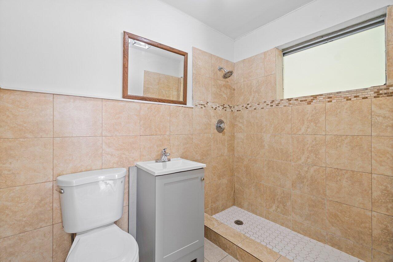 NICHOLS 1ST ADD TO DELRAY - Residential Lease