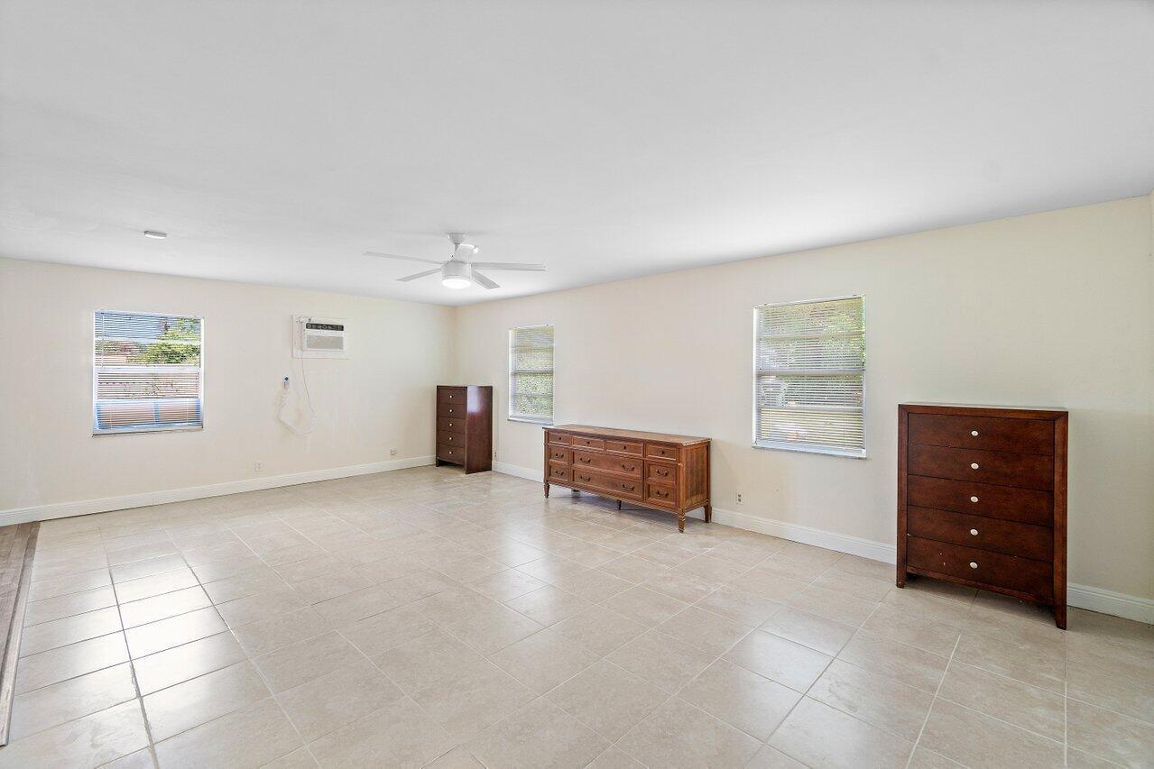 NICHOLS 1ST ADD TO DELRAY - Residential Lease
