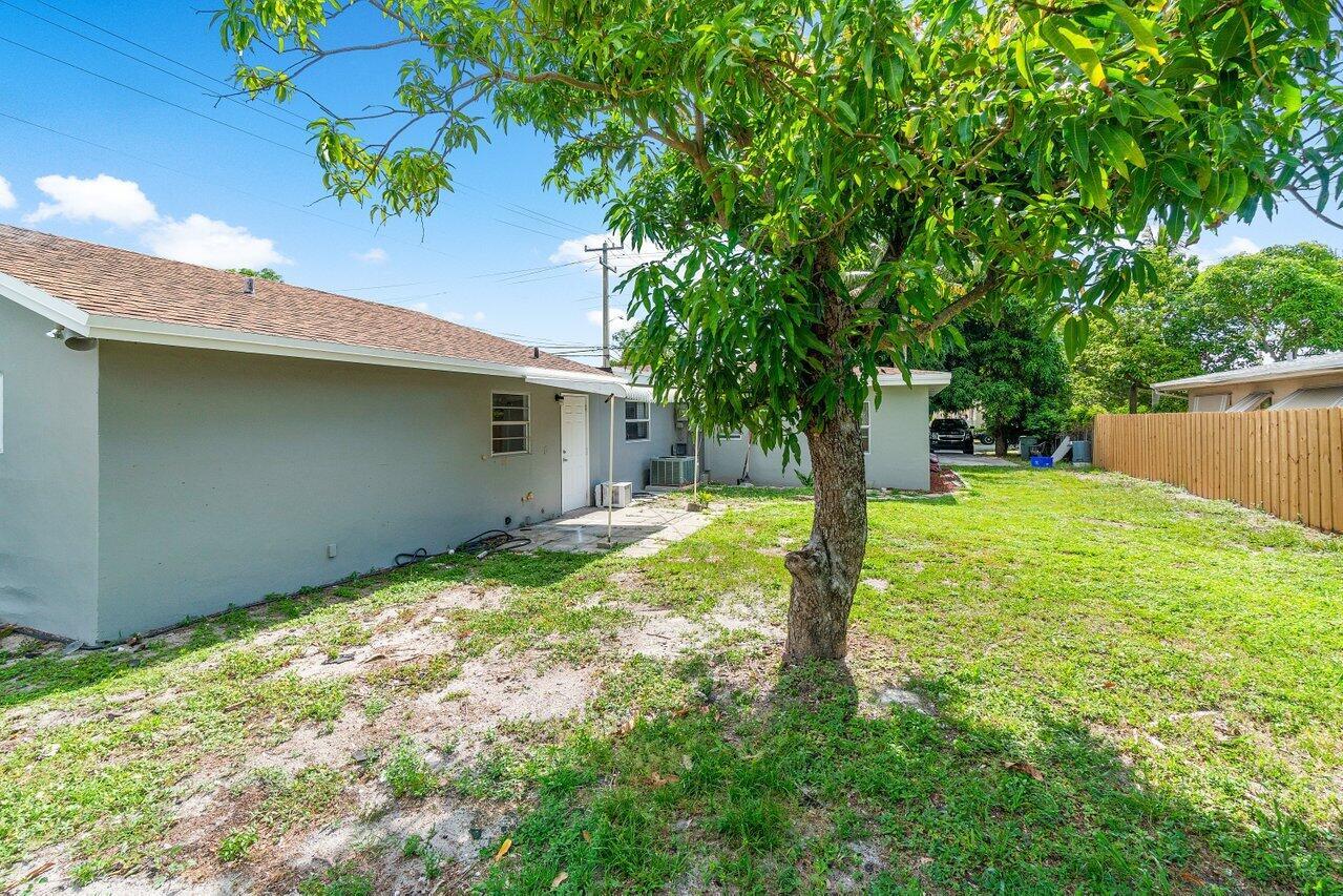 NICHOLS 1ST ADD TO DELRAY - Residential Lease