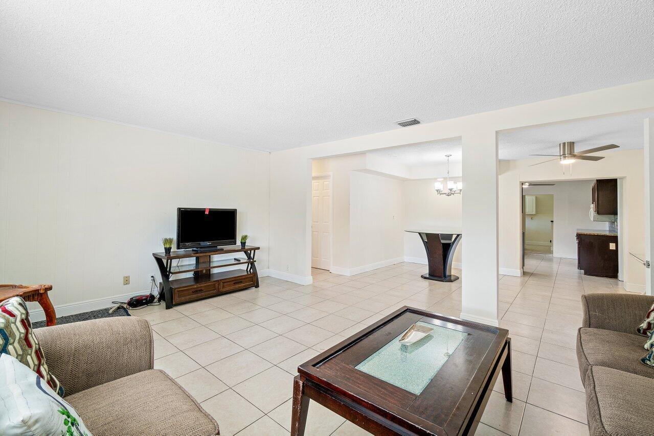 NICHOLS 1ST ADD TO DELRAY - Residential Lease