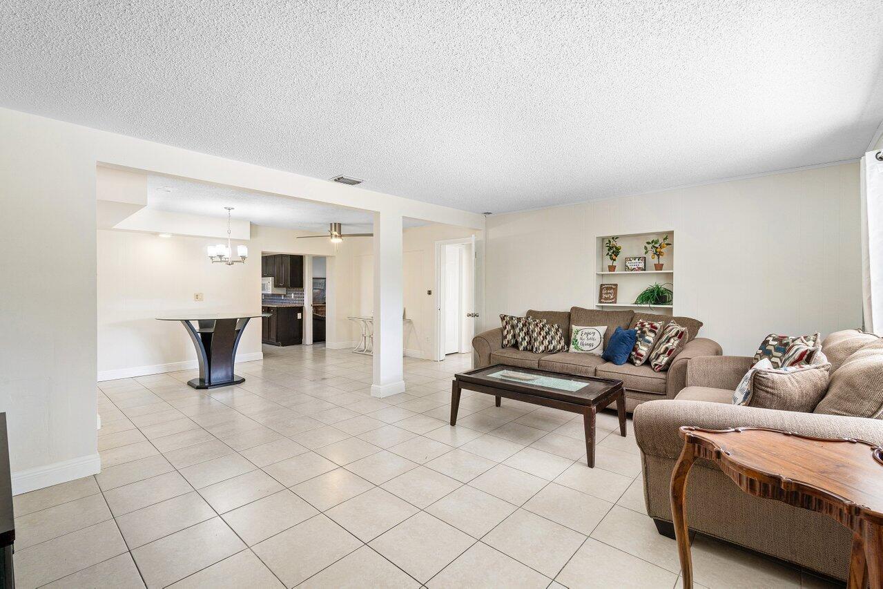 NICHOLS 1ST ADD TO DELRAY - Residential Lease