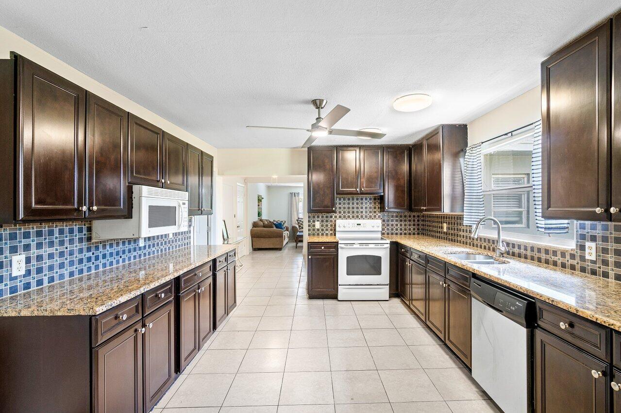 NICHOLS 1ST ADD TO DELRAY - Residential Lease