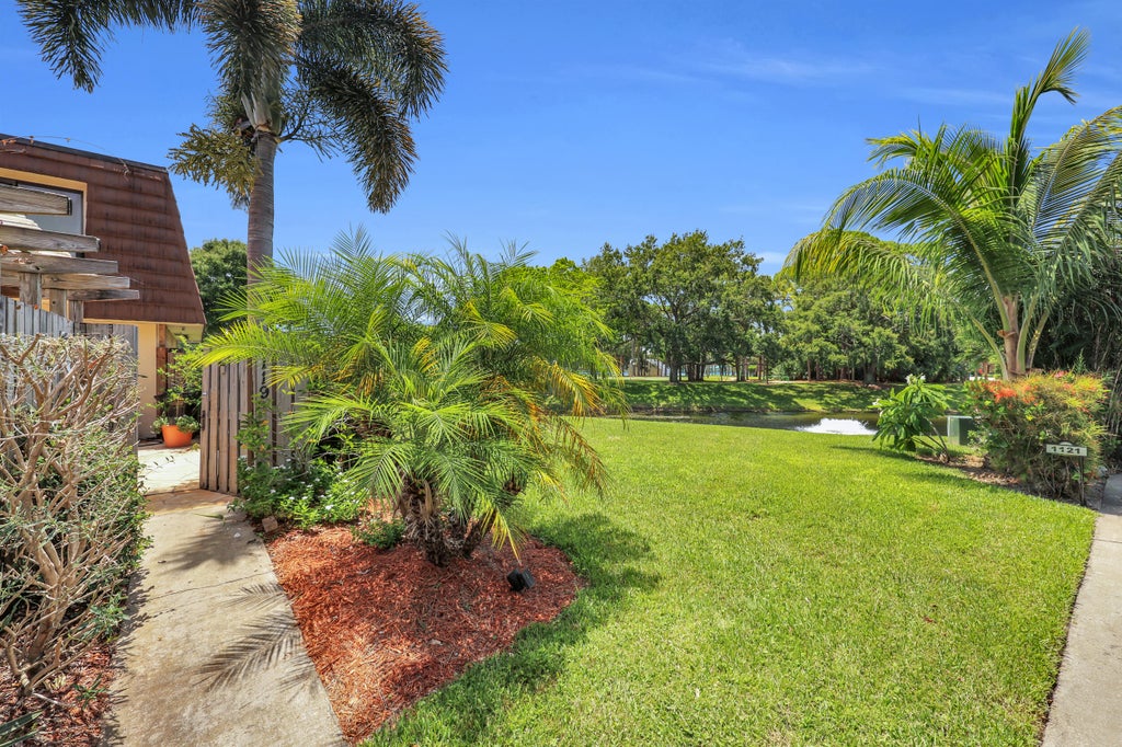 Photo of 1119 11th Lane, Palm Beach Gardens, FL 33418 (MLS # B26056271)
