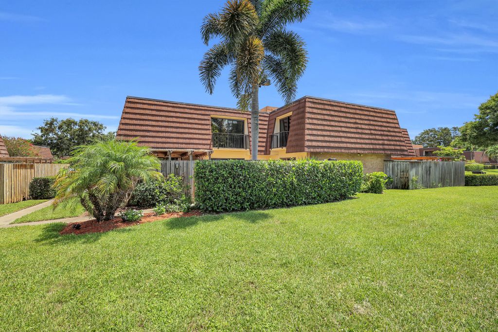 Photo of 1119 11th Lane, Palm Beach Gardens, FL 33418 (MLS # B26056271)