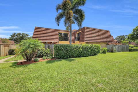 Photo of 1119 11th Lane, Palm Beach Gardens, FL 33418 (MLS # B26056271)