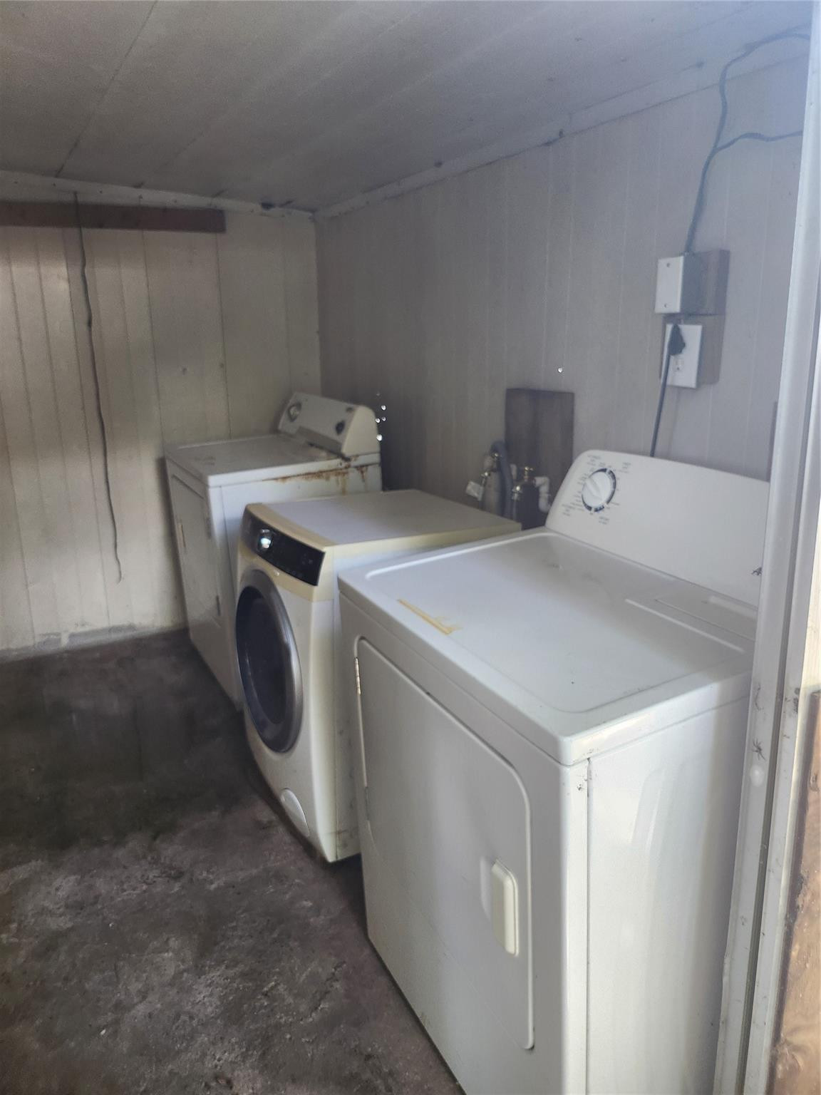 Okeechobee 13 & 14 - Residential Lease