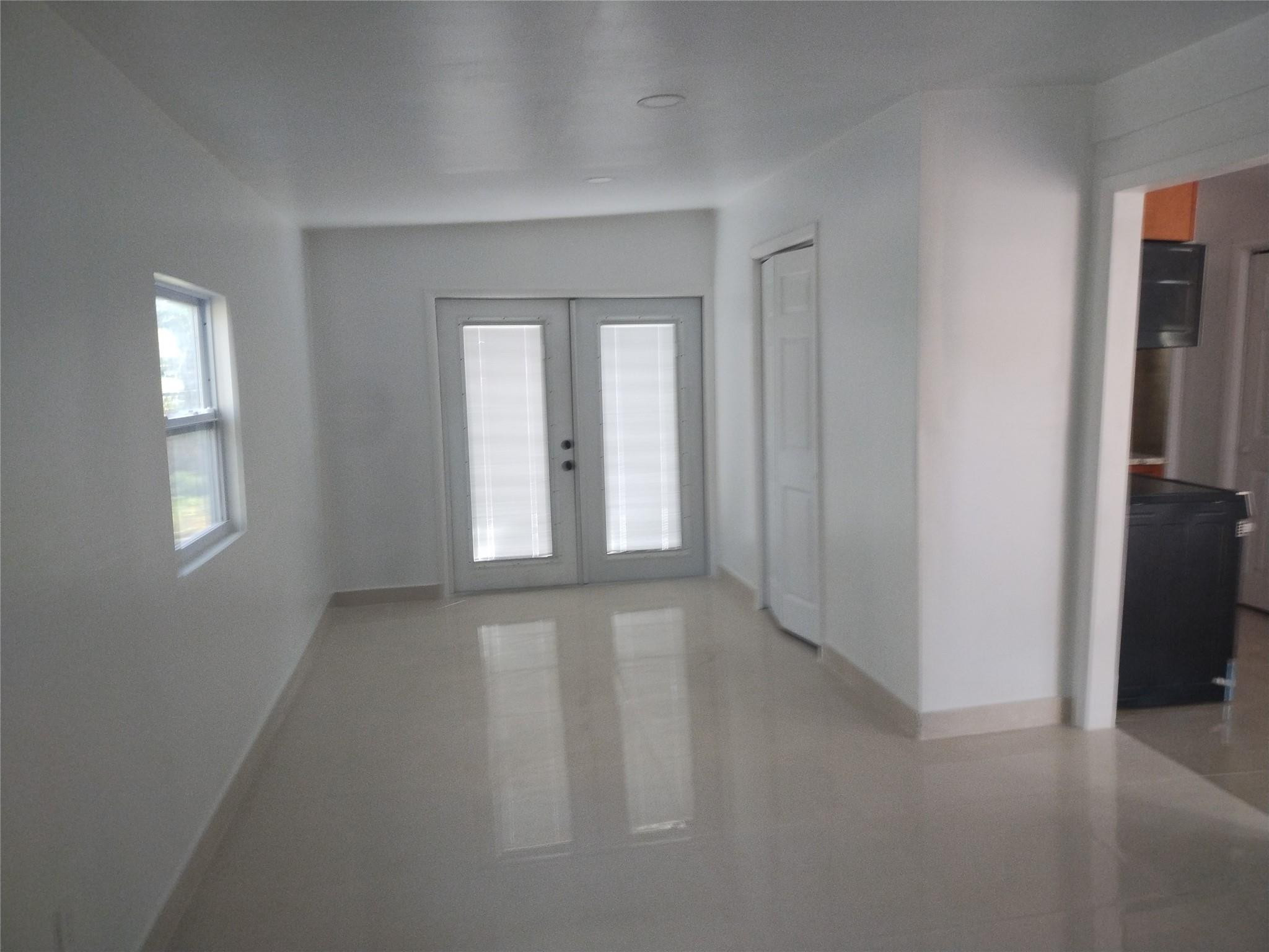 Okeechobee 13 & 14 - Residential Lease