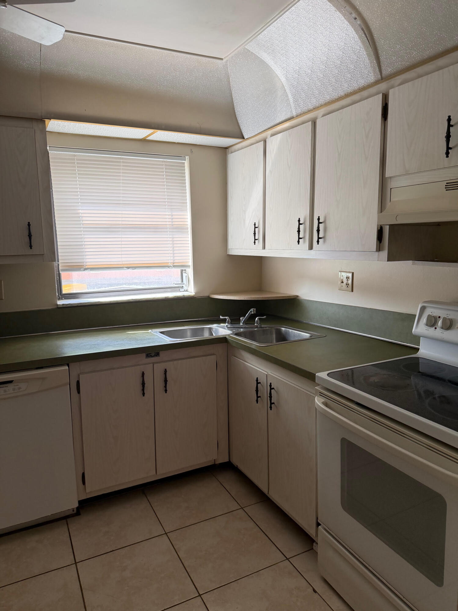 VILLA VALENCIA CONDO - Residential Lease