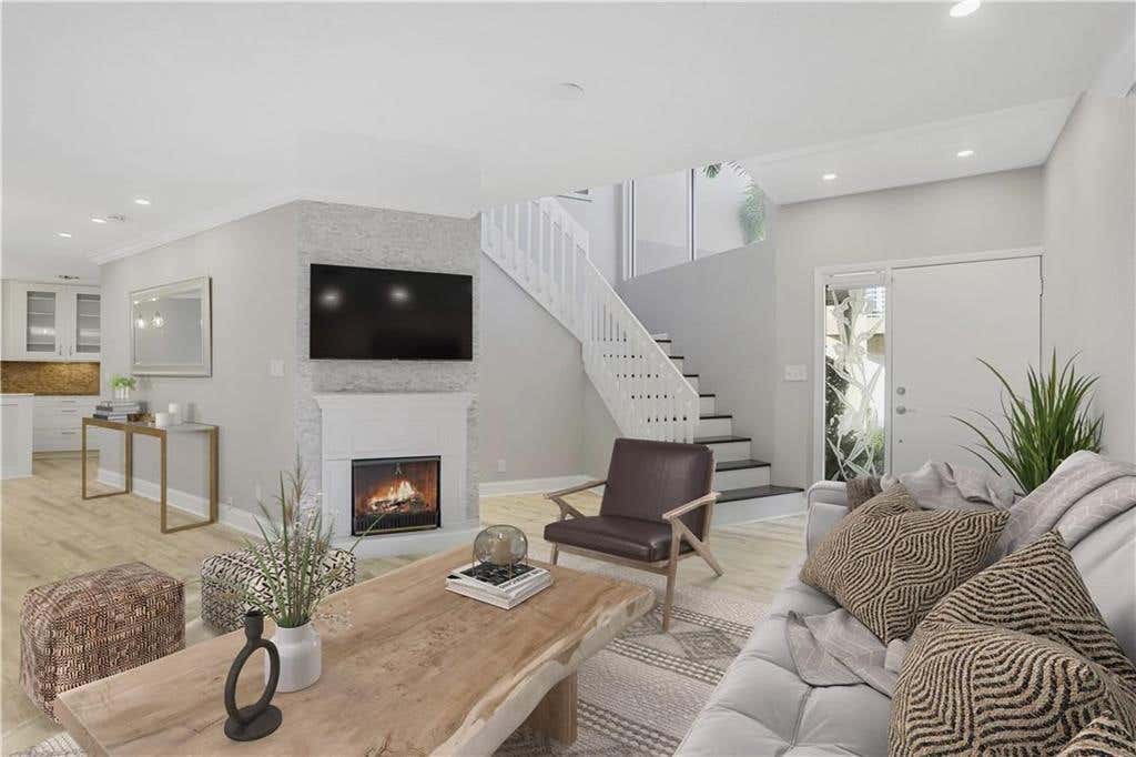 Photo of 101 SE 15th Avenue #H, Fort Lauderdale, FL 33301 (MLS # B26017740)