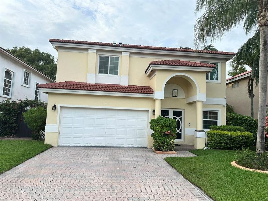 NEWLY UPGRADED 5 BEDROOMS 3.5 BATHROOMS IN GATED COMMUNITY FOR RENT. FEATURES LAKE FRONT VIEW AND COMMUNITY POOL. THIS PROPERTY IS CENTRALLY LOCATED TO ALL SHOPPING MALLS AND MINUTES AWAY TO THE FT. LAUDERDALE AIRPORT. HOA REQUIRES 700 CREDIT.