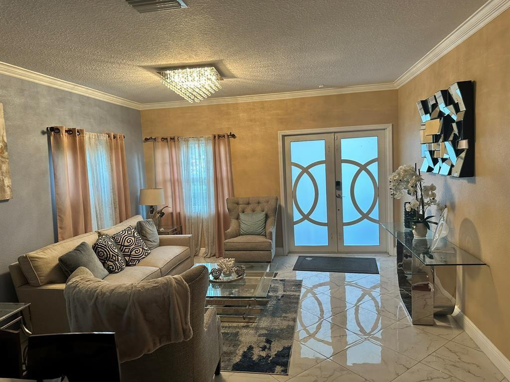 VICTORIA LAKE COMMUNITY - Residential Lease