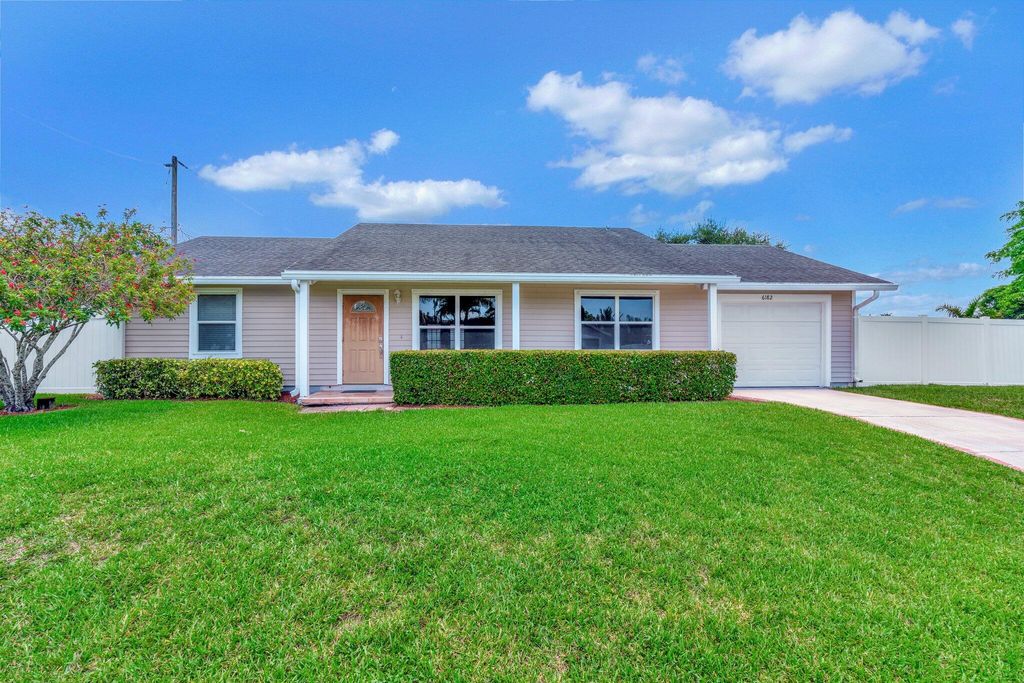 Photo of 6182 Dimond Street, Jupiter, FL 33458 (MLS # R10998407)