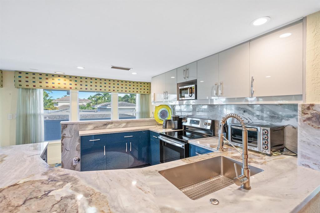 VENETIAN ISLES 1ST SEC - Residential