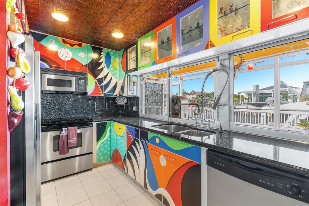 VENETIAN ISLES 1ST SEC - Residential