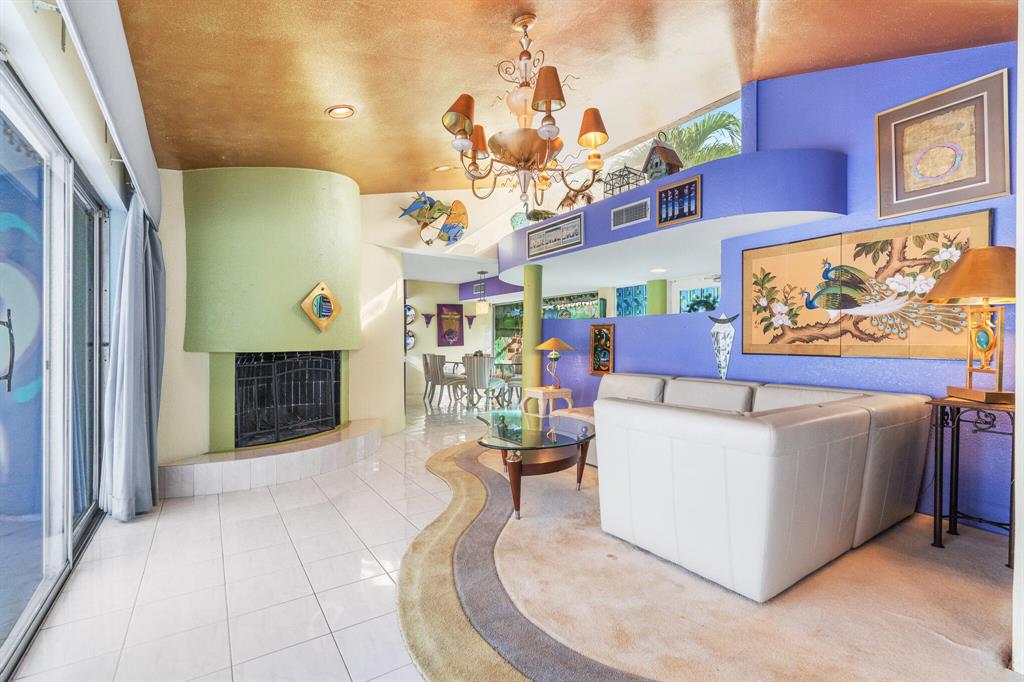 VENETIAN ISLES 1ST SEC - Residential