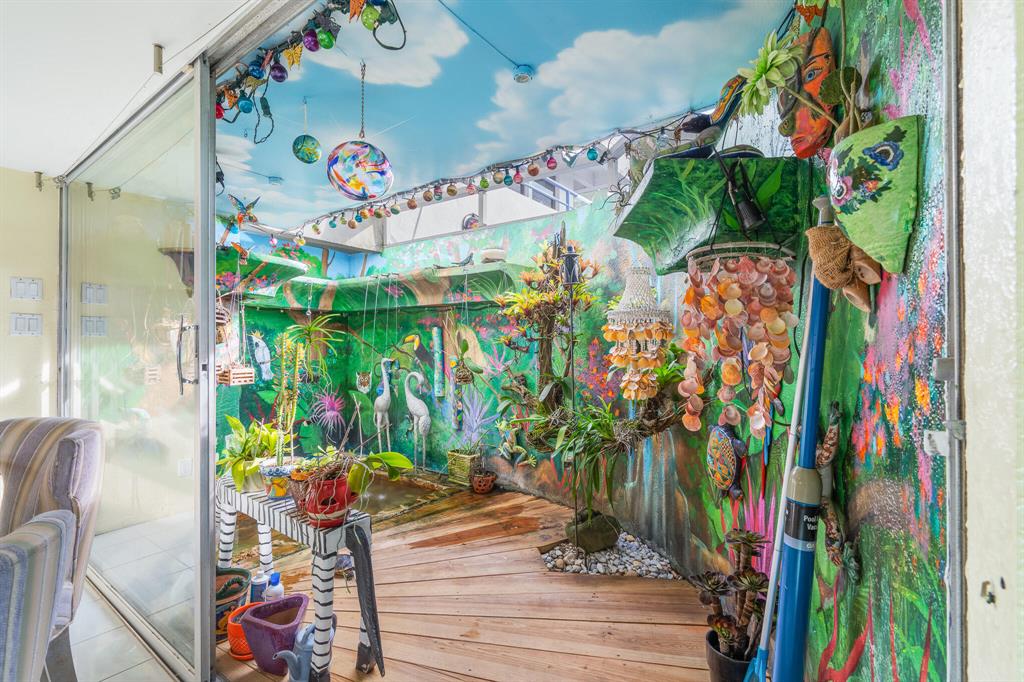 VENETIAN ISLES 1ST SEC - Residential