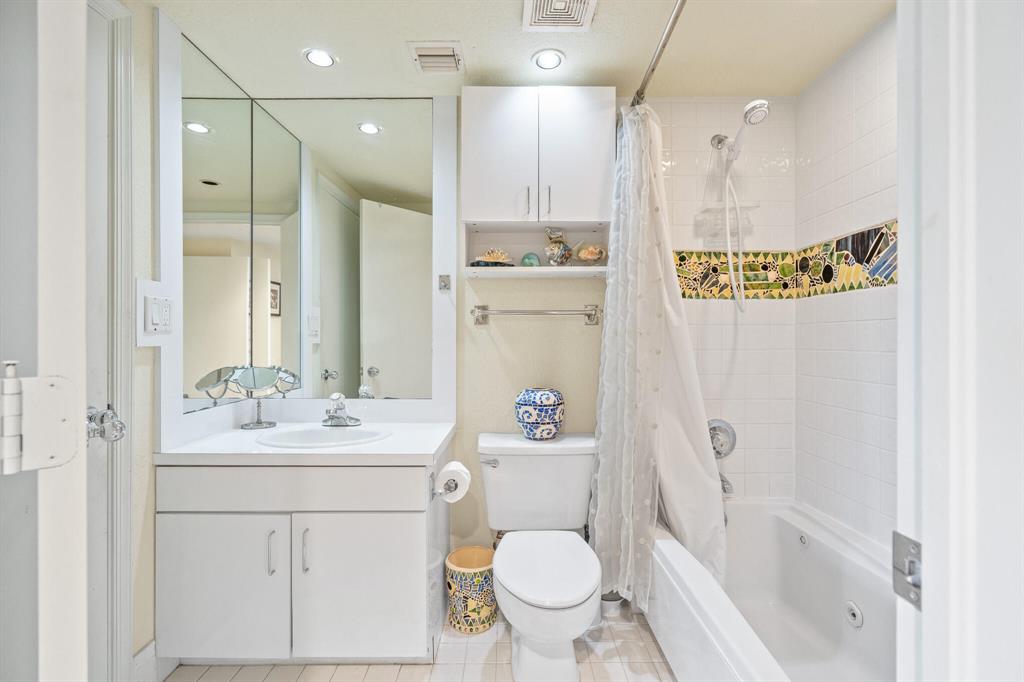 VENETIAN ISLES 1ST SEC - Residential