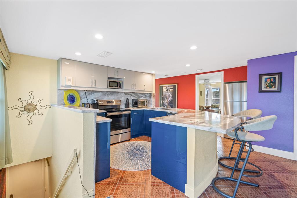 VENETIAN ISLES 1ST SEC - Residential