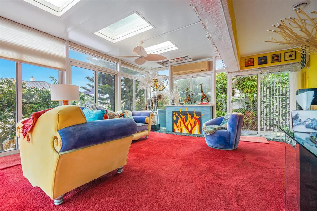 VENETIAN ISLES 1ST SEC - Residential