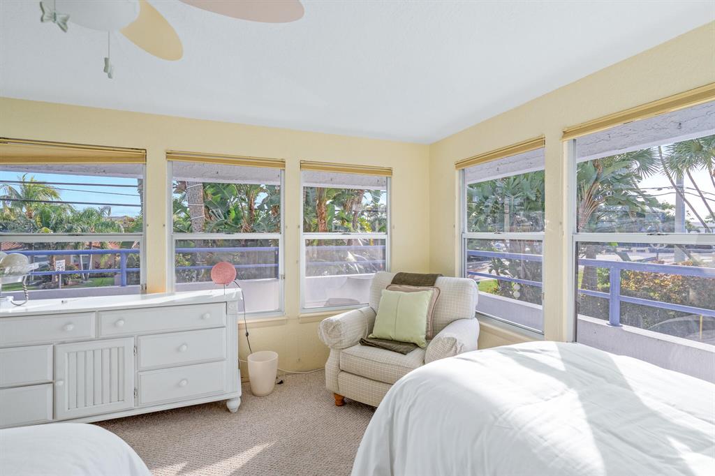 VENETIAN ISLES 1ST SEC - Residential