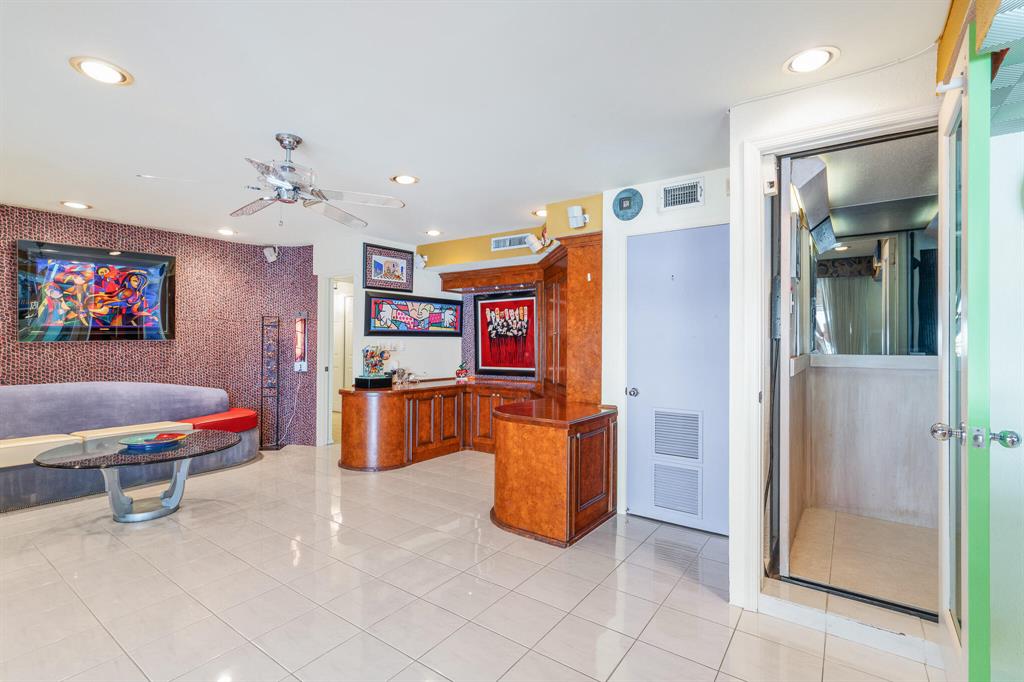 VENETIAN ISLES 1ST SEC - Residential