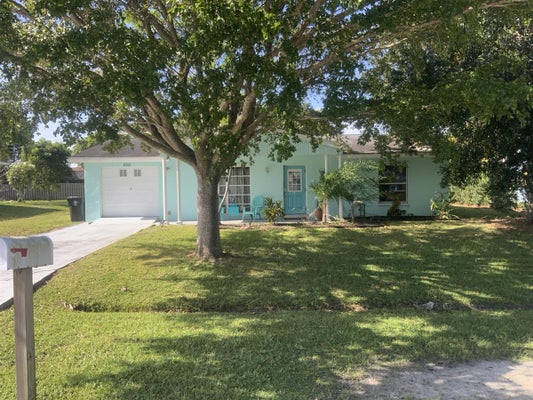 1010 SE EUCLID LN, PORT SAINT LUCIE, FL 34983 - Image a9d23e2d1a8beca4cd0c2a9ea6d79845/3476945833