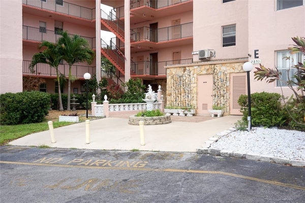 2851 SOMERSET DR APT 207, LAUDERDALE LAKES, FL 33311 - Image a9d3c2bb8a656092b58796d9be5dd75d/3403663894