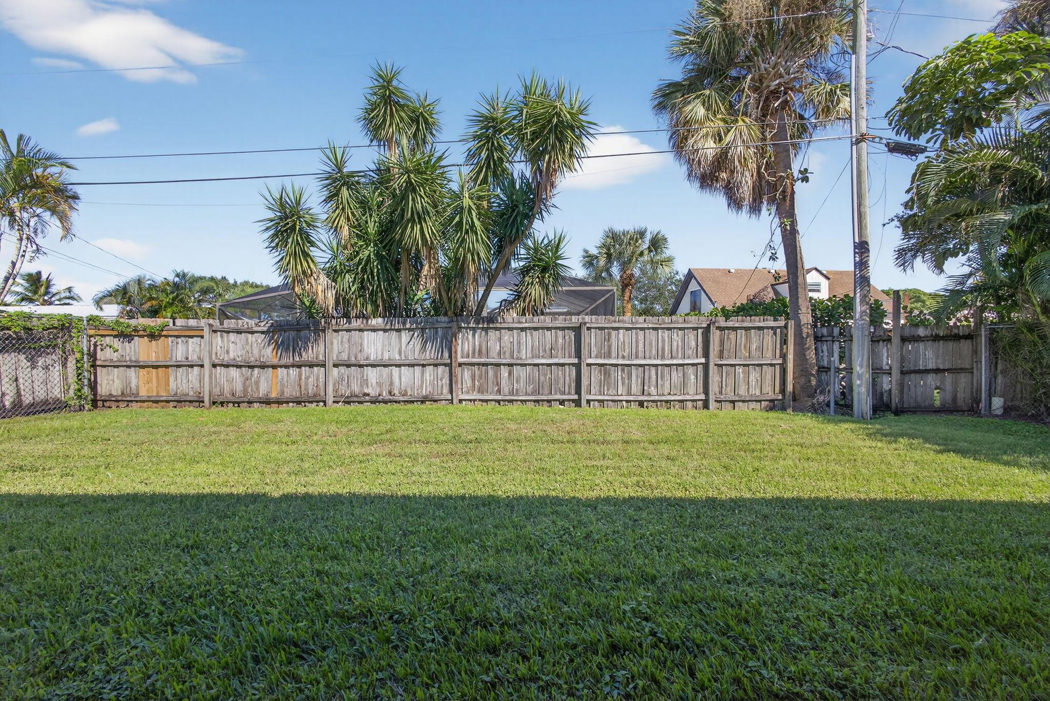 PALM BEACH GARDENS ESTATE - Residential