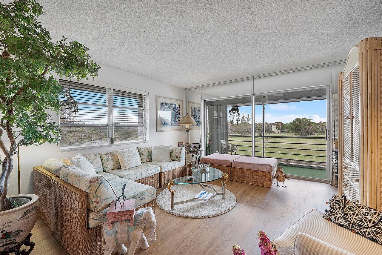 Las Vistas - Residential