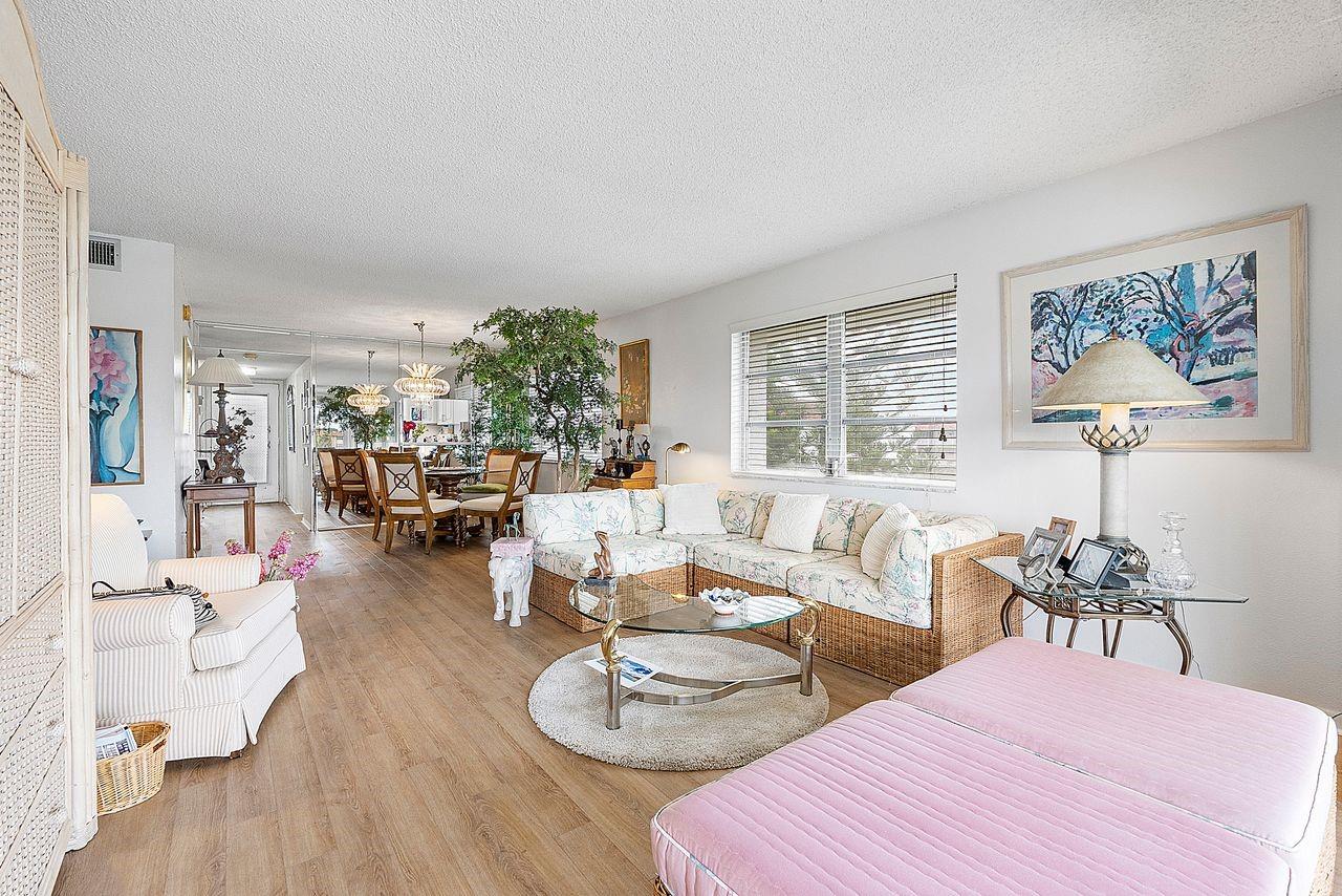 Las Vistas - Residential