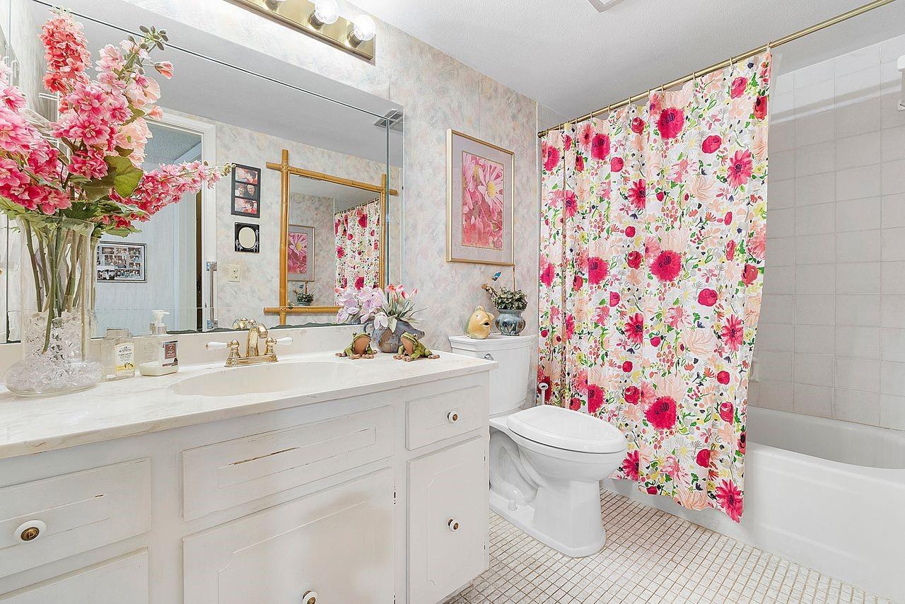 Las Vistas - Residential