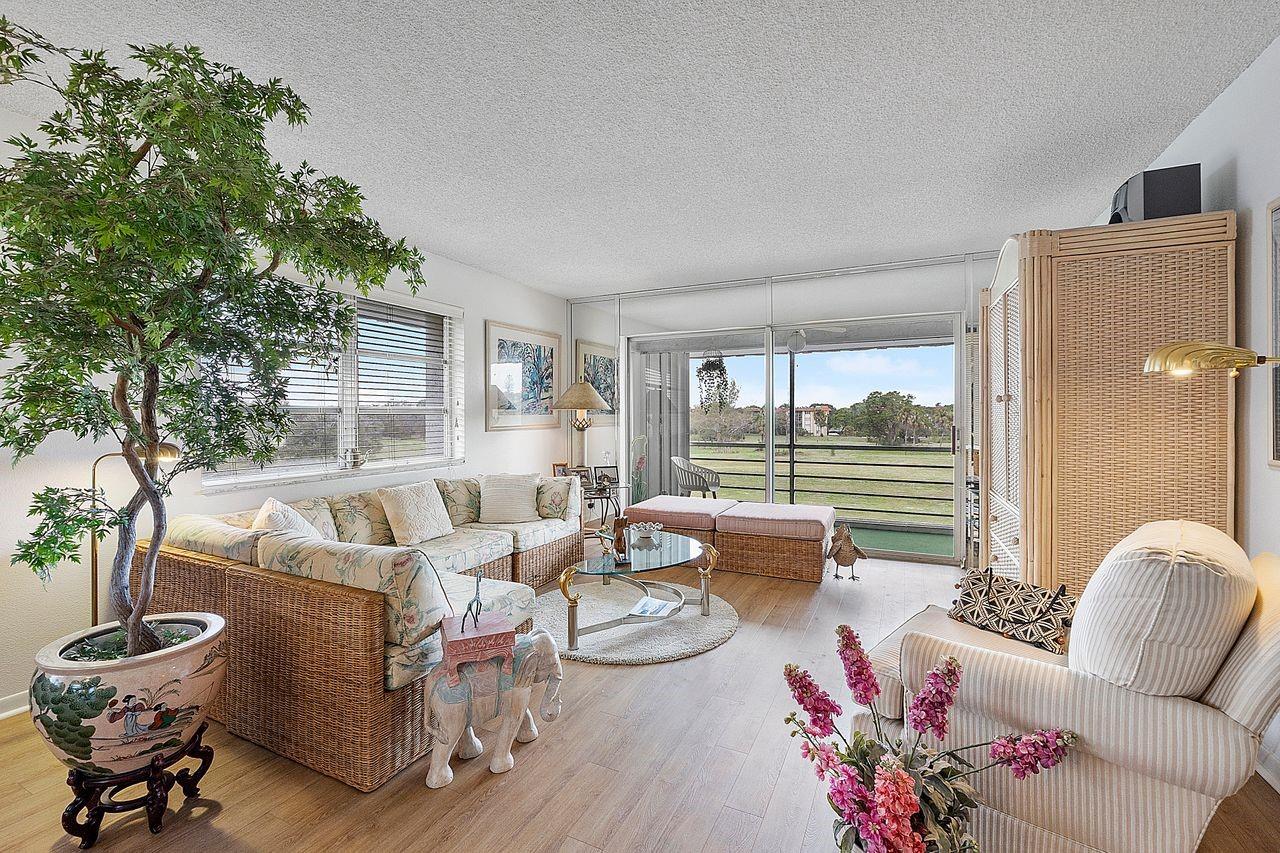 Las Vistas - Residential