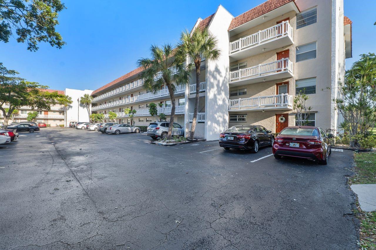 Large, updated corner unit that was originally a 2 bedroom and that could easily be converted back to a 2 bedroom, in Las Vistas Condos, an over-55 community. Move-in ready! Patio offers a stunning water view of the New River and greenery. Secure gated entry with 5 pools and many amenities!
Spacious rooms, with two walk-in closets and a guest bedroom with a walk-in closet. Steps from the elevator. Association is fully funded, reserve study and 40-year certification completed. Cable and water included.