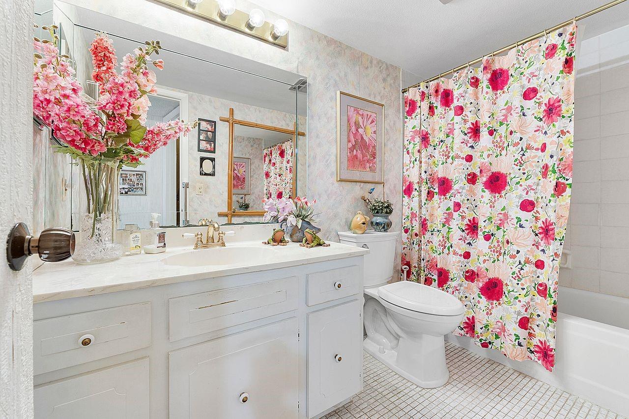 Las Vistas - Residential