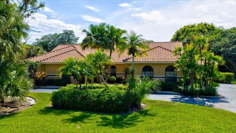 Photo of 5044 NW 81st Avenue, Coral Springs, FL 33067 (MLS # B26042557)