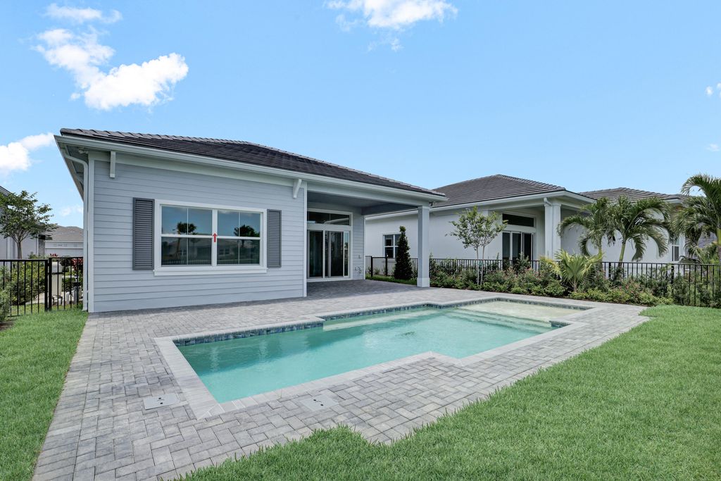 Photo of 10125 Driftwood Way, Palm Beach Gardens, FL 33412 (MLS # R11024846)