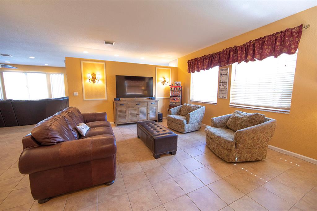 MADISON GREEN 1 - Residential