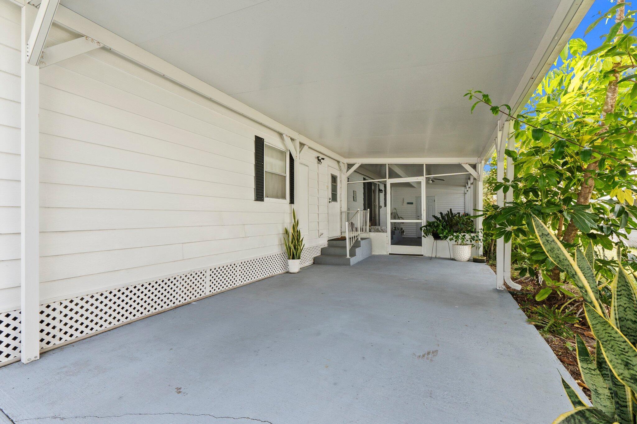 Spanish Lakes Riverfront - Residential