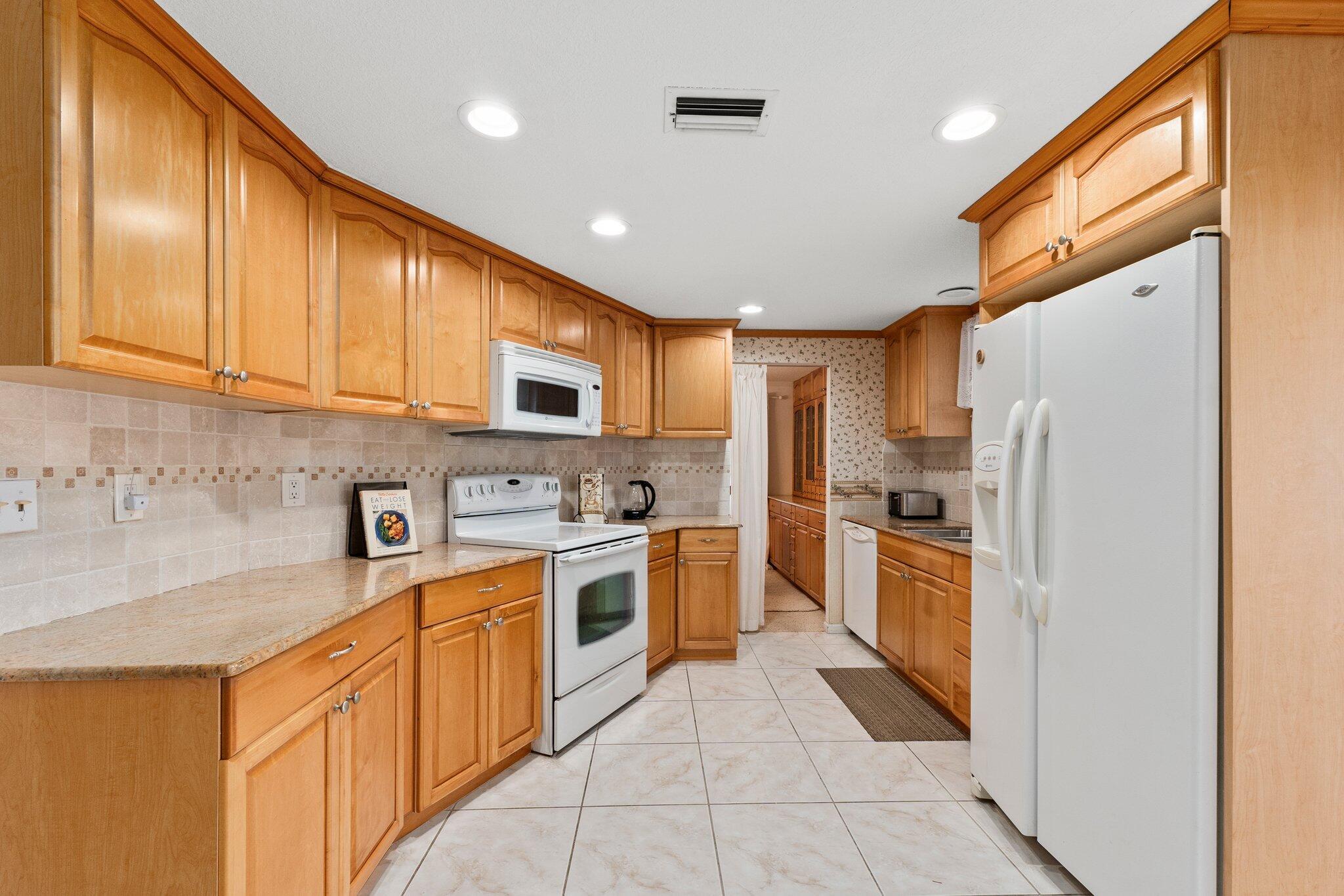 Spanish Lakes Riverfront - Residential