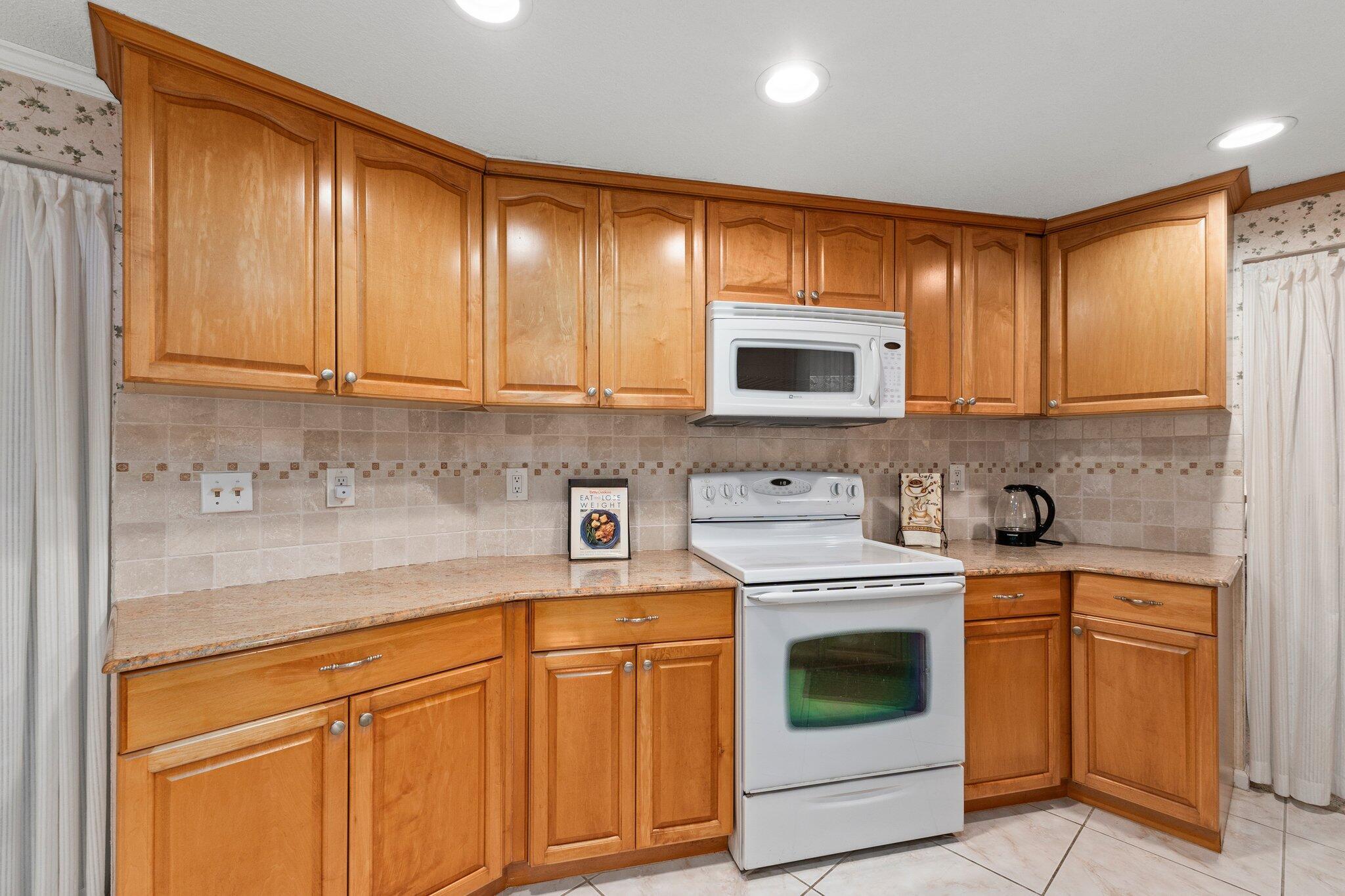 Spanish Lakes Riverfront - Residential