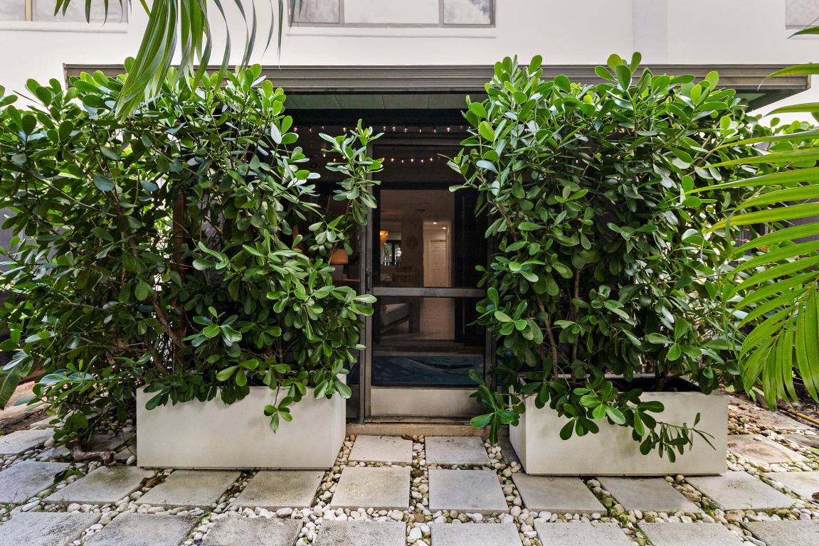 TOWNHOMES OF LIGHTHOUSE POINT - Residential