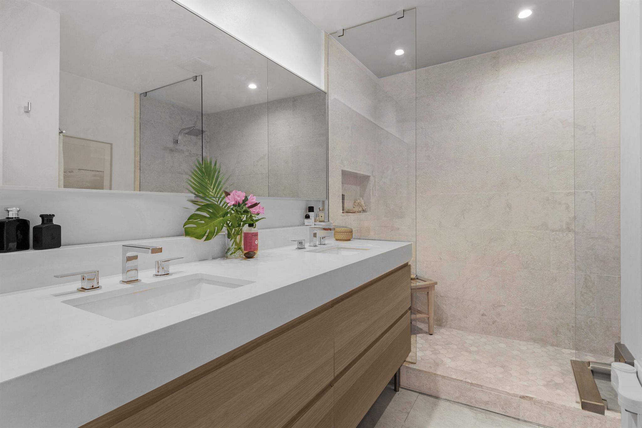 TOWNHOMES OF LIGHTHOUSE P - Residential