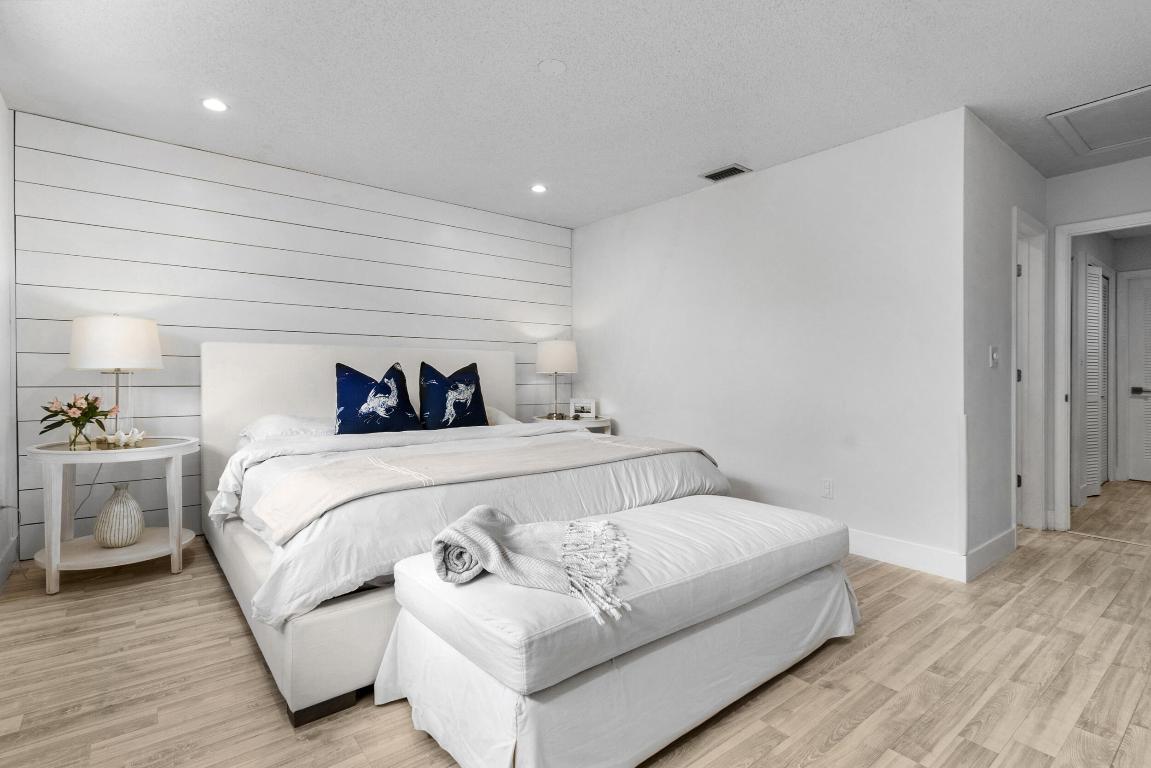 TOWNHOMES OF LIGHTHOUSE POINT - Residential